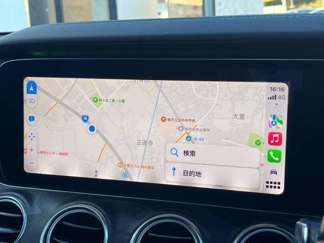 ●Apple　Car　Play：スマホとの有線接続で、ナビ・オーディオ再生などスマホのアプリ機能が画面でも使える便利機能です！