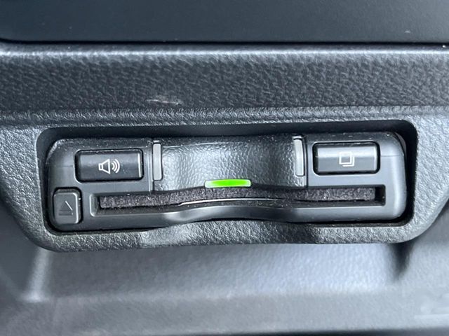 【ETC】高速道路の料金所をストレスなく通過！話題のスポットやサービスエリアに多い「スマートIC」利用時は必須のアイテムです。当店でセットアップを実施、ご納車当日からすぐにご利用いただけます！