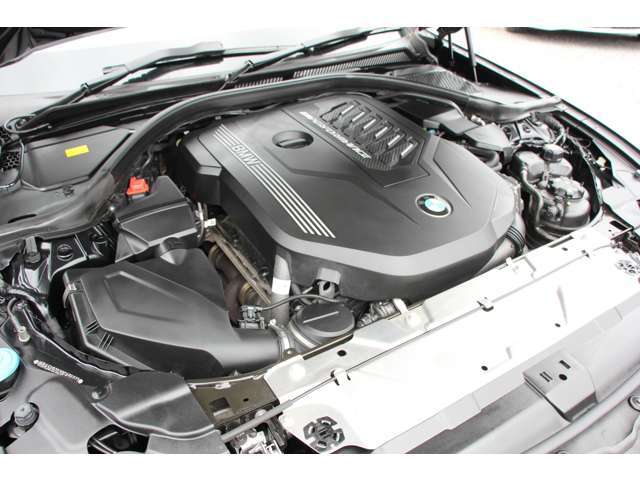 387馬力（カタログ値）3000cc直列6気筒BMWツインパワーターボエンジン搭載です！伝統の直列6気筒エンジンを搭載した数少ない車両です！