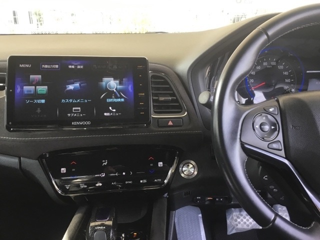 ドライブの必需品。KENWOODのメモリーナビを搭載。