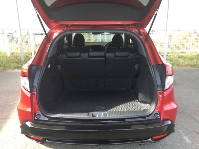 旅行に出かけるときも、家族みんなの荷物が十分積み込めます。