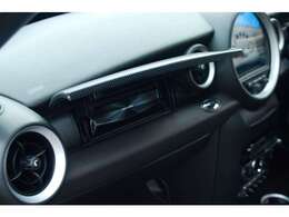 ナビゲーションユニットはこんな所に収まっております。拘りが伝わりますね♪