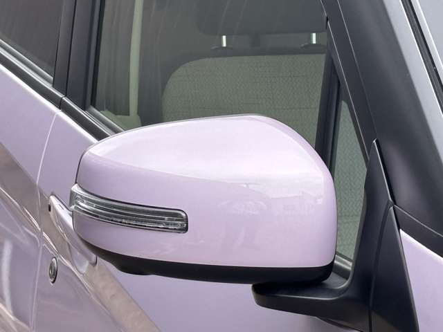 ウィンカードアミラー☆ライトの点滅で対向車、歩行者などに曲がることを知らせることができるので安心・安全につながりますね♪