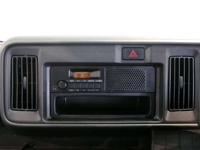 AM、FMラジオ付きです。