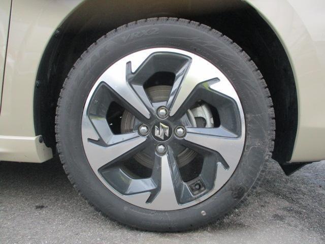 16インチ純正アルミホイール装着車です。