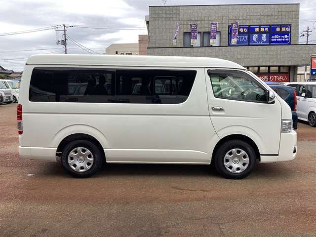 ご成約のおクルマ全て、エンジンオイルを交換してご納車させていただきます！また、点検時に消耗品の状態確認も行い必要に応じて新品交換させていただきます！