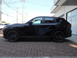 凛とした緊張感とスピード感、力強く、美しい動きを表現したマツダの魂動デザイン！個性的な存在感のあるスタイルがカッコイイです。