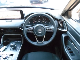 細部まで作り込まれた造形美！毎日でも運転して『人馬一体』を楽しみたくなります。是非、クルマに触れてその質感を味わってください。