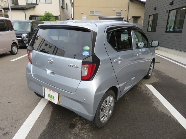 セベラルオートは指定工場をしっかりと完備してるにゃん！オイル交換から車検まで何でもおまかせ！ご納車前の整備は資格を持ったメカニックが頑張ってるにゃん☆