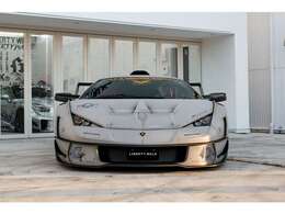 他と同じようなデザインを見たことがないくらいにこだわり抜いた当社オリジナル製GT EVOの大迫力ボディーキットを纏っております！