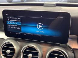 ●Apple　Car　Play：スマホとの有線接続で、ナビ・オーディオ再生などスマホのアプリ機能が画面でも使える便利機能です！