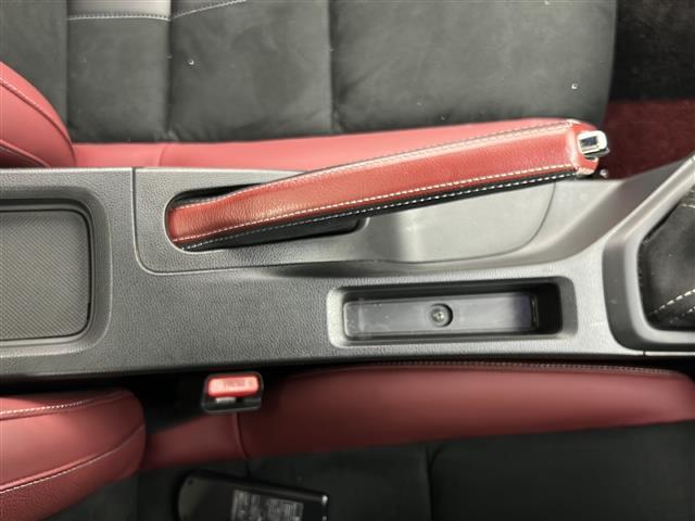 【運転席操作部】快適なドライブを楽しむための機能が装備されています！運転席から触れるので、使いやすいです！除菌プランいれていただくと、さらに清潔で安心していただけます！