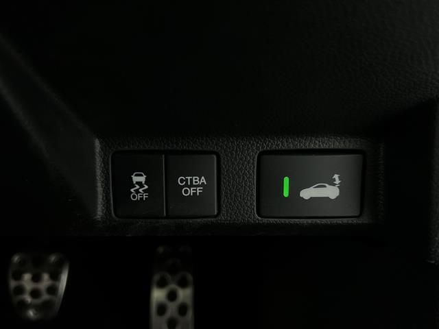 【運転席操作部】快適なドライブを楽しむための機能が装備されています！運転席から触れるので、使いやすいです！除菌プランいれていただくと、さらに清潔で安心していただけます！