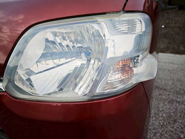 ライトは全車水垢等除去し磨きやコーティングを行っております。別途ご要望の方はプロテクションフィルム施工やクリア再塗装もできます
