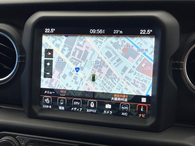 ●純正ナビ:一体感のあるナビは、高級感ある車内を演出してくれます。オーディオ機能も充実しておりますので、運転もより楽しめます♪