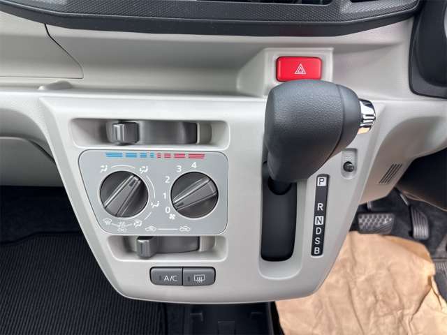 ★在庫車も高品質★　　★高年式で走行距離100km未満の、届出済み未使用車だけを仕入れております★　　★もちろん修復暦のある車は一台もございませんので、ご安心下さいませ★