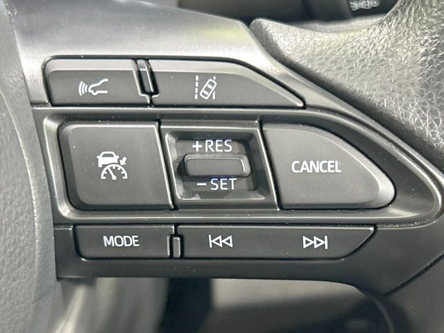 【レーダークルーズコントロール】高速道路での長距離走行が楽に！！自動で速度を保つクルーズコントロールが、衝突軽減システムと連携し、前方の車両を感知して車間を保つように速度調節してくれます！！