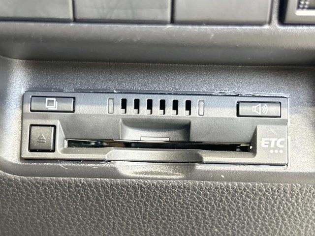 【ETC】高速道路の料金所をストレスなく通過！話題のスポットやサービスエリアに多い「スマートIC」利用時は必須のアイテムです。当店でセットアップを実施、ご納車当日からすぐにご利用いただけます！