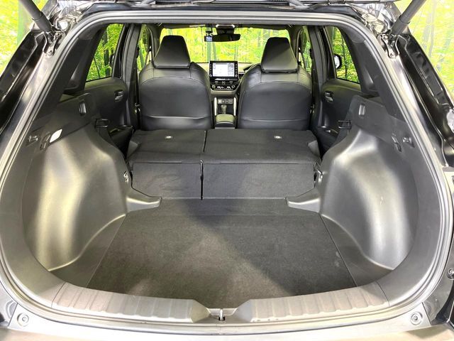 後席を格納すると、これだけの広さが！シーンに合わせたシートアレンジで、大きな荷物も積むことが出来ます♪