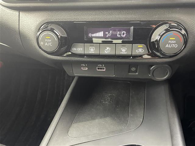 【運転席操作部】快適なドライブを楽しむための機能が装備されています！運転席から触れるので、使いやすいです！除菌プランいれていただくと、さらに清潔で安心していただけます！