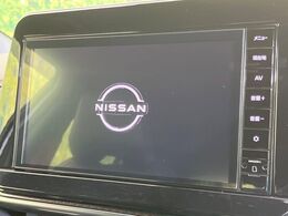 【大画面ナビ】人気の大型9インチナビを装備。存在感のある大画面はインパクト大！ナビ利用時のマップ表示は見やすく、テレビやDVDは臨場感がアップ！いつものドライブがグッと楽しくなります♪