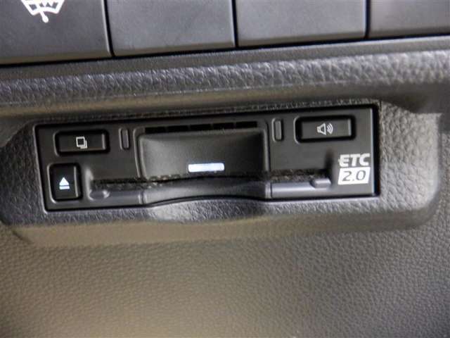 ETC車載器付きです。高速道路の料金所もスムーズに通過できます。
