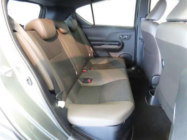 禁煙車です。シートの汚れも臭いもほとんど気になりません。
