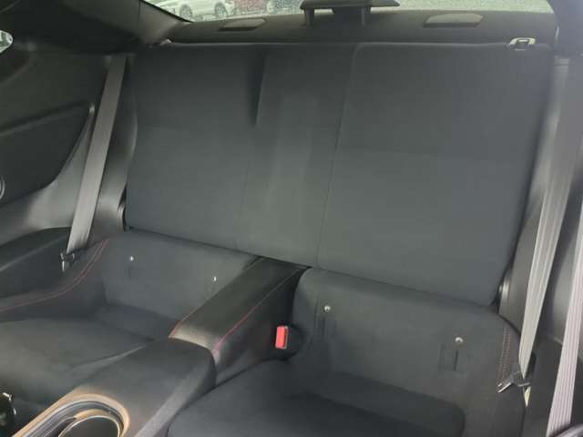 お客様に隅々まで見ていただけるよう展示車両は常に綺麗に仕上げております！お客様のご来店、スタッフ一同心よりお待ち申し上げます。