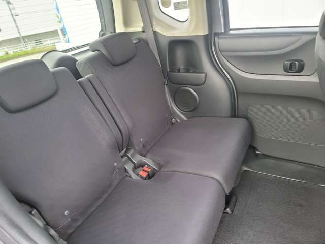 【お客様クチコミより】　　中古車購入が初めてであったり、遠方地からの購入という事もあり、かなり不安でしたが、対応も良く何の不自由も無く、購入できました。