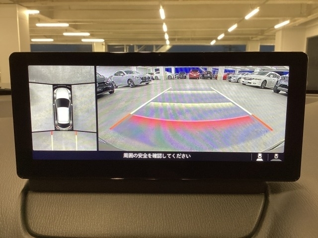 狭い場所での駐車やすれ違いなどでより的確な運転操作に役立つ360°ビューモニターが装備されています♪