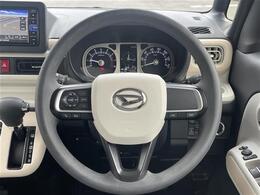 【ハンドルまわり】スタイリッシュな見た目で、ドライブも楽しくなりますね。