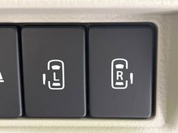 【両側パワースライドドア】スマートキーや運転席のスイッチで後席両側スライドドアの開閉が可能♪電動だから力を入れてドアを開ける必要が無く、小さなお子様でも簡単に開け閉めでき快適です♪