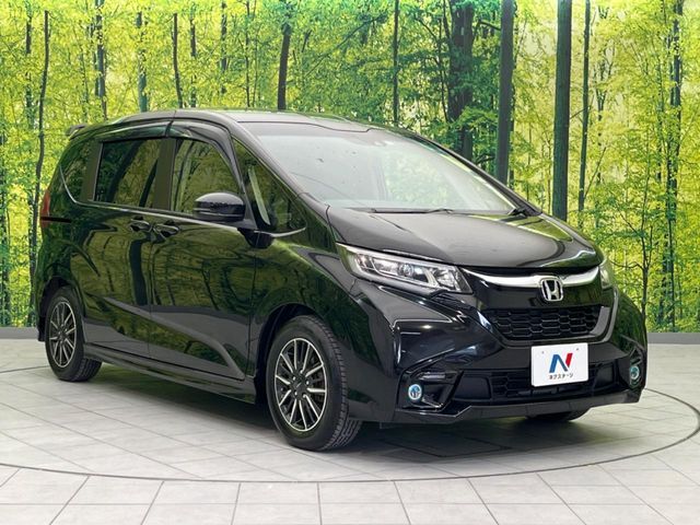 大好評のボディコーティング「弾スプラッシュコート」もご納車までに施工可能。通常のガラスコートと異なる、耐久年数6年の無機質ガラスコーティングが、ボディをキレイな状態に保ってくれます。