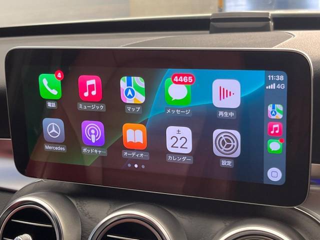 ●Apple　Car　Play：スマホとの有線接続で、ナビ・オーディオ再生などスマホのアプリ機能が画面でも使える便利機能です！