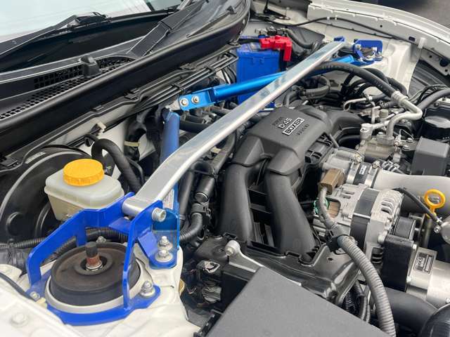 剛性パーツも装着済みと前オーナーの走りへのこだわりを感じる一台となっております。追加カスタムのご依頼も大歓迎でございます。自社製品から社外製品まで、幅広くお取り扱いしております。