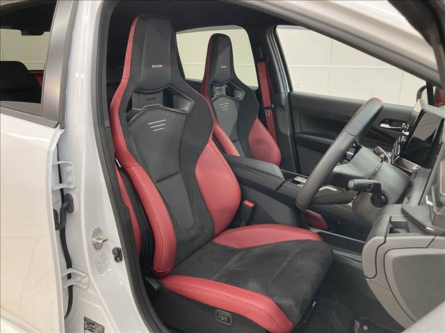 NISMO専用シートを装備！！
