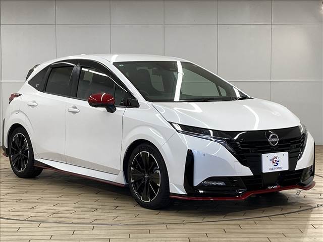 お車ご成約時の付帯率は驚きの90％OVER。GOOD　SPEED自慢のスーパーガラスコーティング。見違えるほどの輝きを放ち、納車後のメンテナンスも楽々。是非一度お試し下さい。