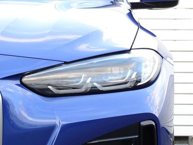 ★BMWエマージェンシーサービス：24時間様々なトラブルの応急処置のアドバイス、出張修理やレッカー手配、お客様の交通手段やホテルの確保、そして場合によってはその費用までをも負担するというサービスです★