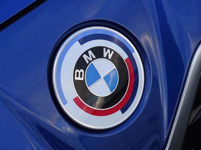 BMWを熟知したメカニックによる100項目の点検・整備を行います。不具合箇所、交換時期に達している部品に関しましては、全て当社負担で交換してからのご納車となります。