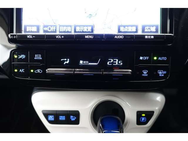 ★エアコンはオートタイプが装着済みです！オートモードにしておけば、車内温度を設定するだけで風の料や吹き出し口の切り替えを機械が行ってくれます！一年中快適な環境を作れますよ♪