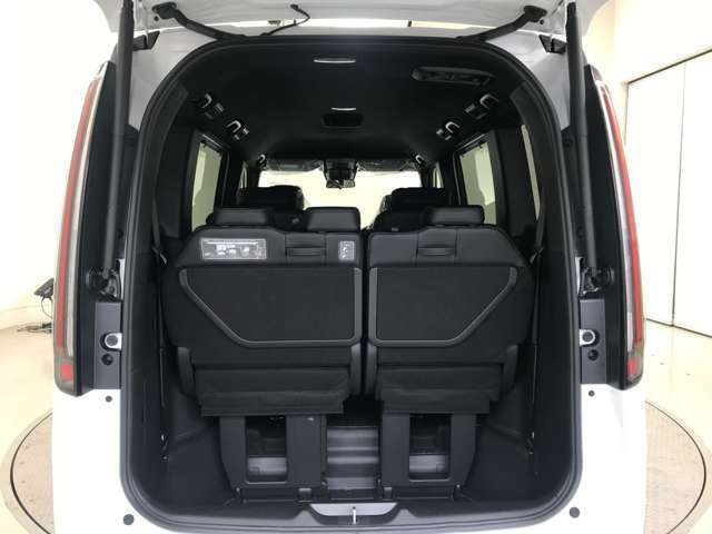 【主要装備】登録済未使用車　シートヒーター　両側電動スライドドア　LEDライト　純正アルミホイール　衝突軽減ブレーキ　アダプティブクルーズコントロール　ブラインドスポットインフォメーション★