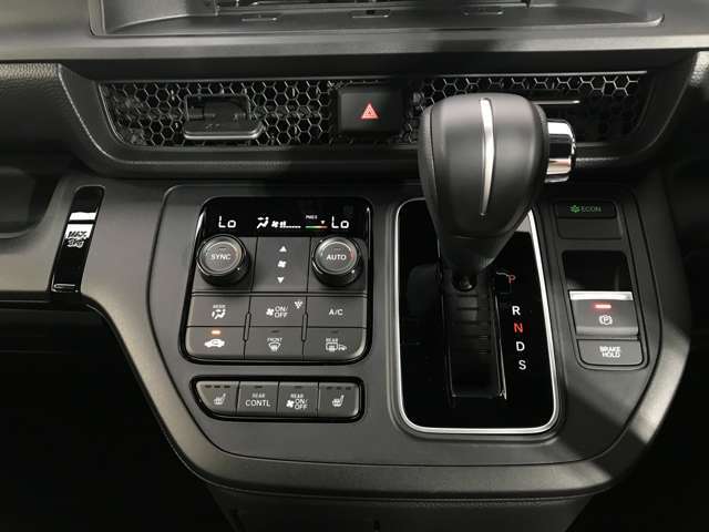 当車両にご希望のメーカーオプションが装備されていない、価格は気に入ってるが車体色が気に入らない、などのお悩みも解決致します★お取り寄せ可能ですので、是非ご相談ください★