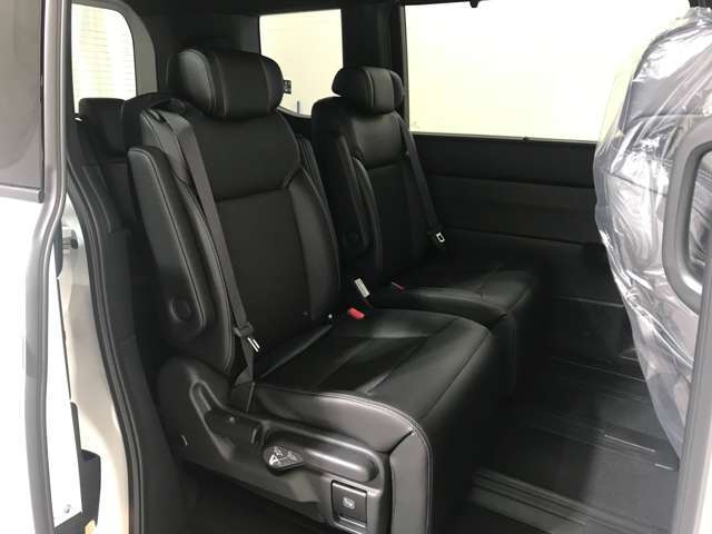 初回車検までのメンテナンスがお得な、メンテナンスパックも御座います。初回車検までの定期点検費用や、オイル交換の費用に初回車検の基本料金が含まれています★