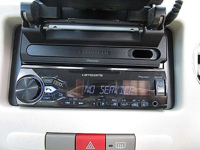 Bluetooth機能搭載。車とスマホやiPhoneをペアリングしておけばハンズフリー電話はもちろん、スマホやiPhone内の音楽を車のスピーカーで流すこともできますよ。