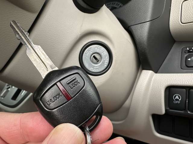 遠隔でドアロックの開閉が可能なキーレスエントリー