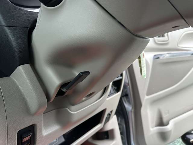 ハンドルの移置をお好みに合わせて上下可能なチルトステアリング