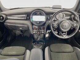 レンタアップ　輸入車グループ総在庫数約2，000台！全国の系列店からメーカー・車種問わずご紹介出来るので、あなたにピッタリのお車が見つかるはずです♪まずはお問い合わせ下さい☆