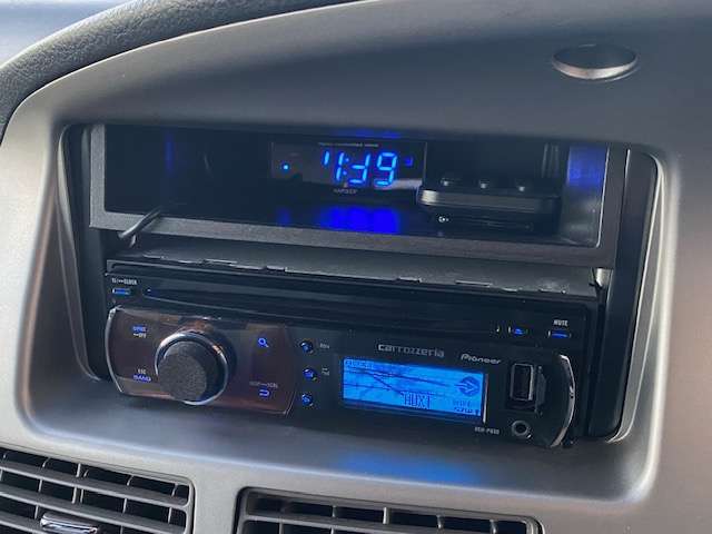 社外CDデッキも装着済み！