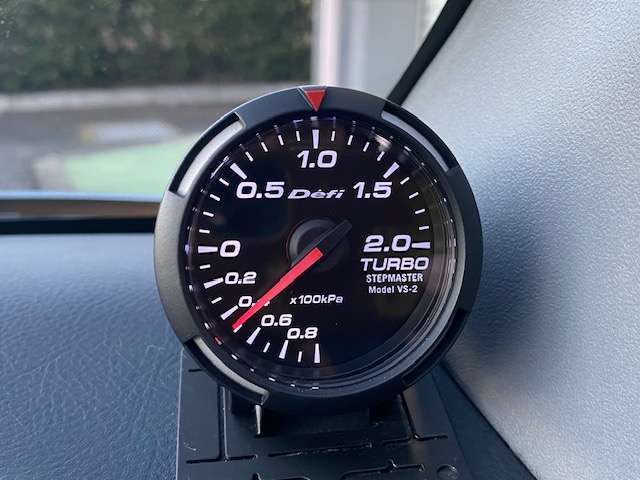 デフィのブーストメーターも付いております。