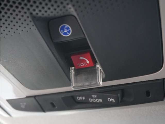 新世代コネクテッド技術「Honda CONNECT」搭載。緊急時にオペレーターのサポートを受けることも可能です。